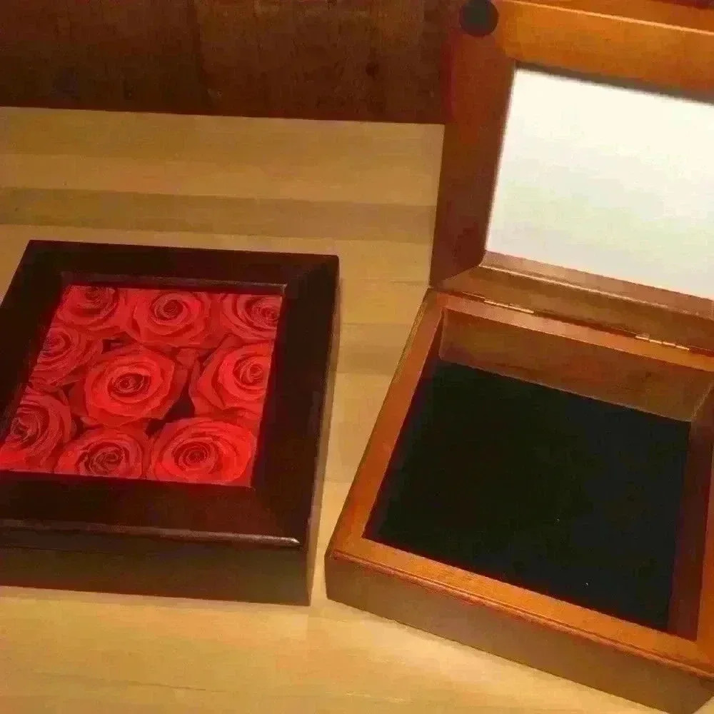 Roses or LOVE Jewelry/‎ Keepsake box